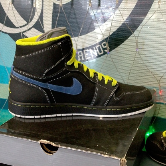 Air Jordan 1 Retro High - Picture 8 of 11